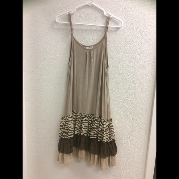 Tan/Brown Layered Shift - Picture 2 of 2